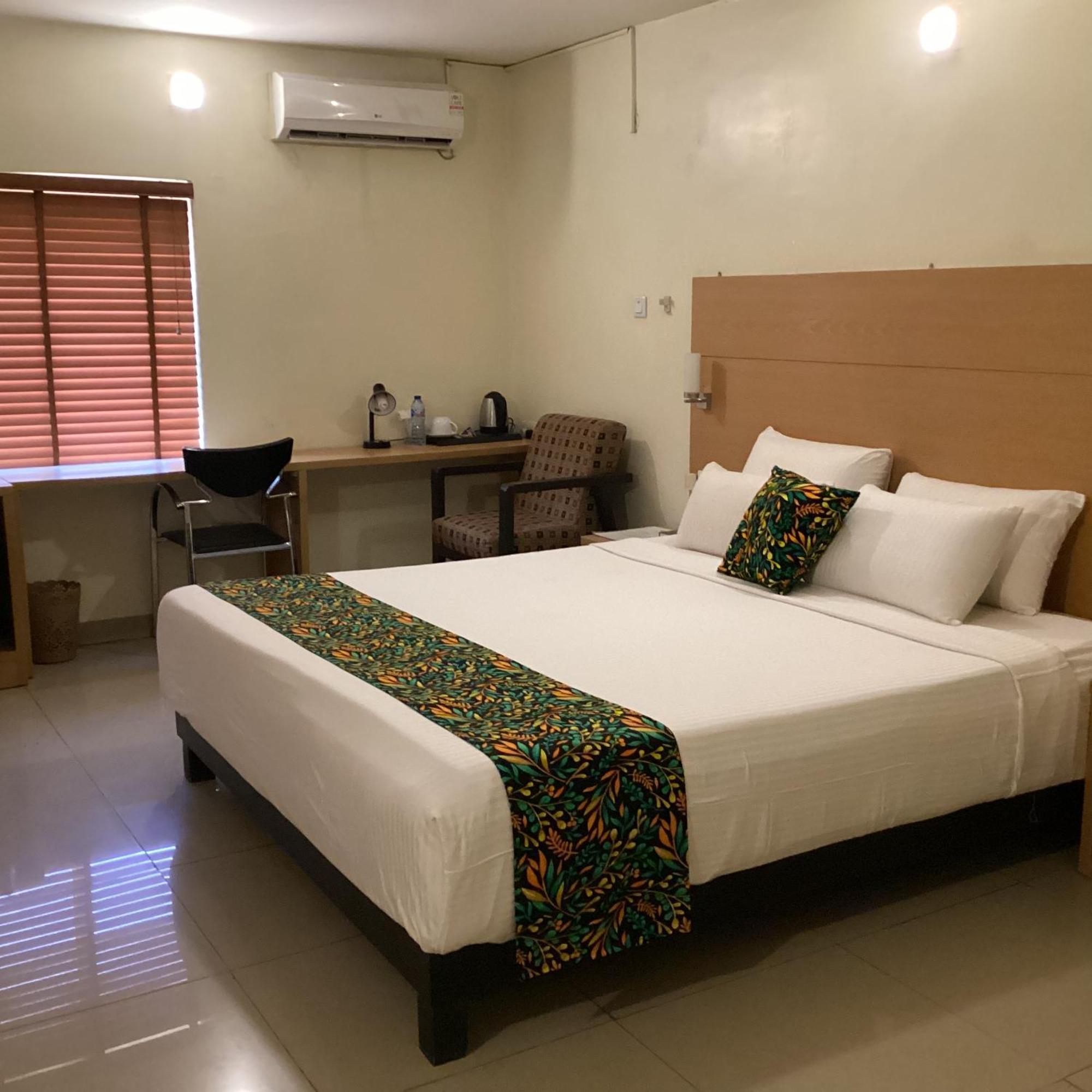 Adis Hotels 伊巴丹 外观 照片