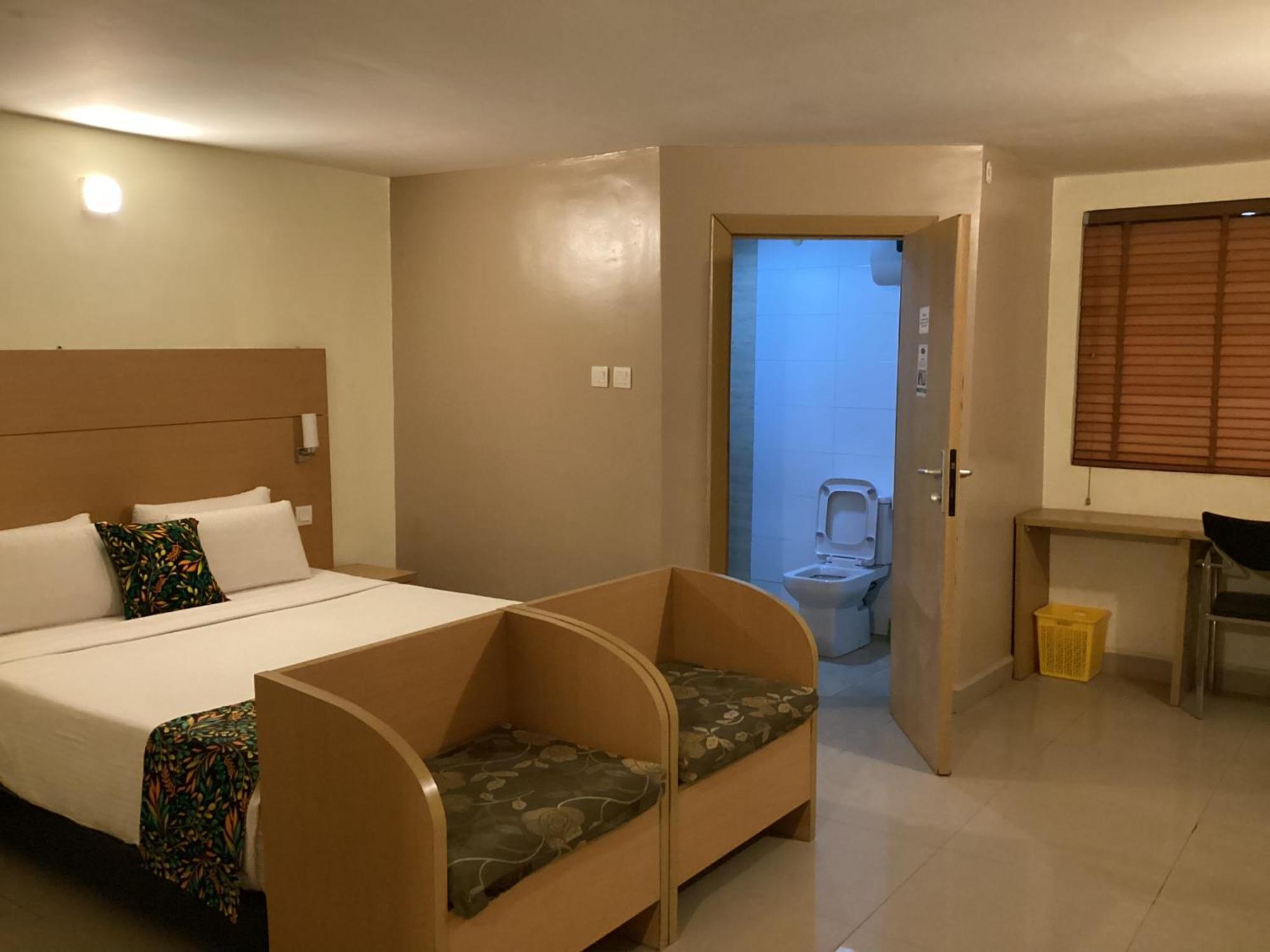 Adis Hotels 伊巴丹 外观 照片