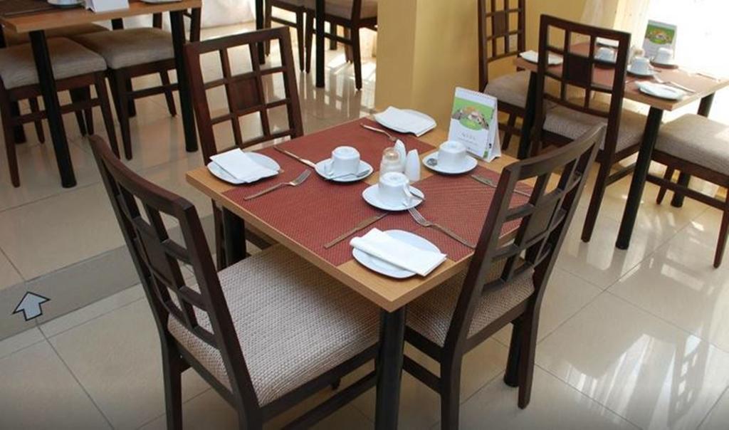 Adis Hotels 伊巴丹 外观 照片